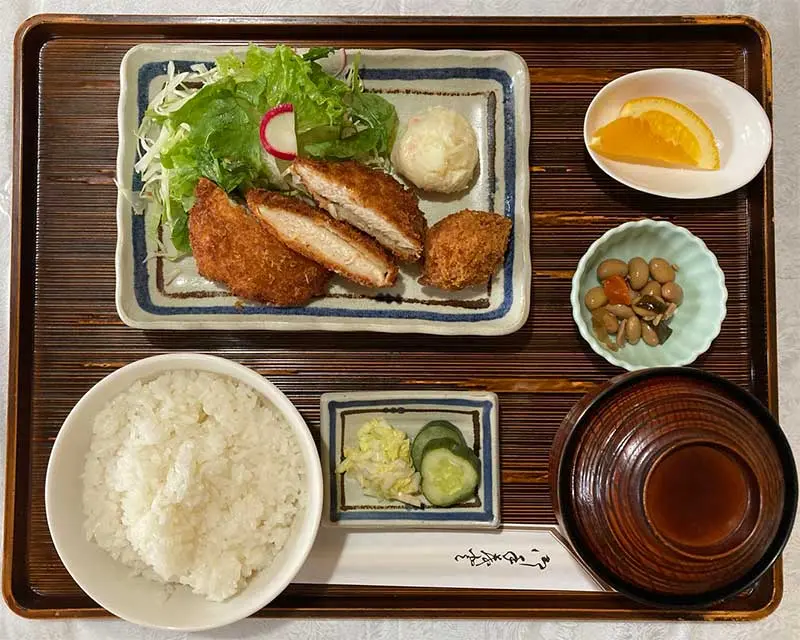 チキンカツと貝柱フライ
